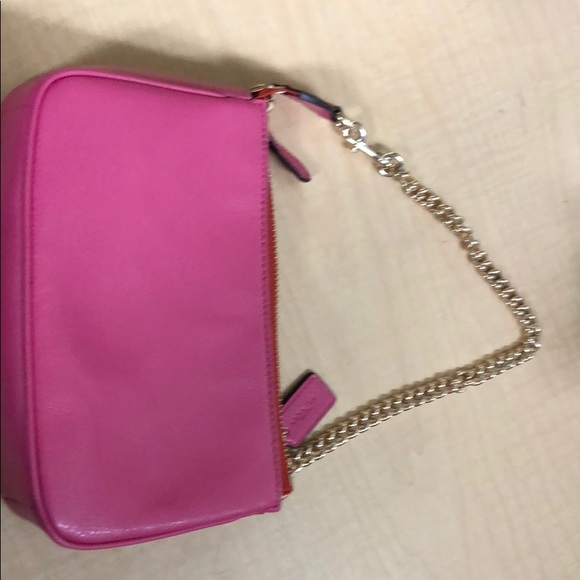 Large Wristlet 19’ Floral Appliqué Leather F65471 - Picture 3 of 11